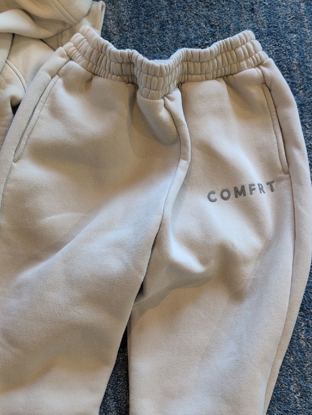 Comfrt Hoodie/Pants Set M - Picture 10 of 11